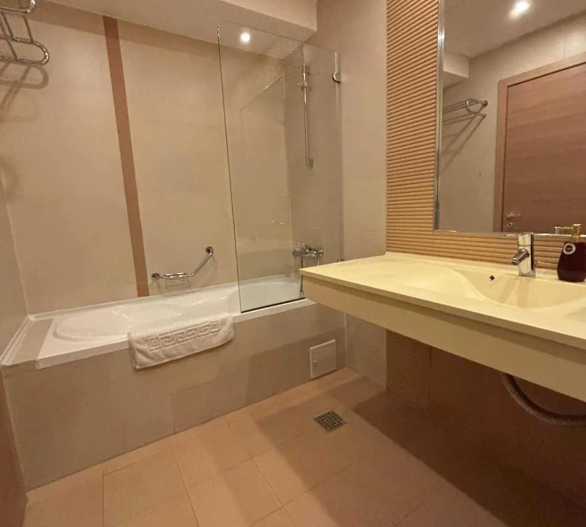 Cama Vip Room'S Bucharest