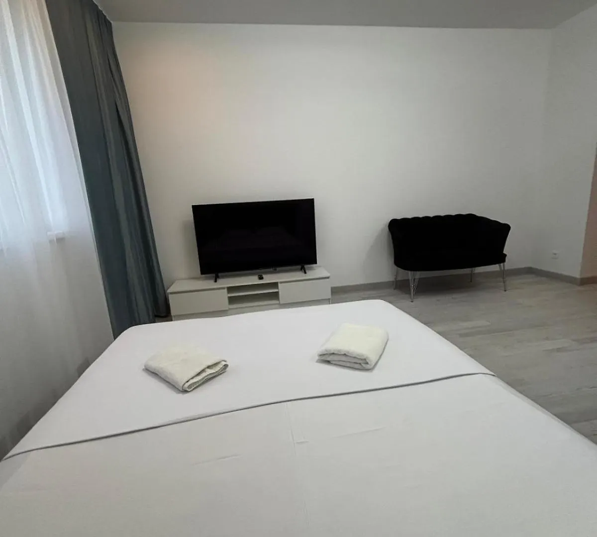 Cama Vip Room'S Bucharest 0*,  Romania