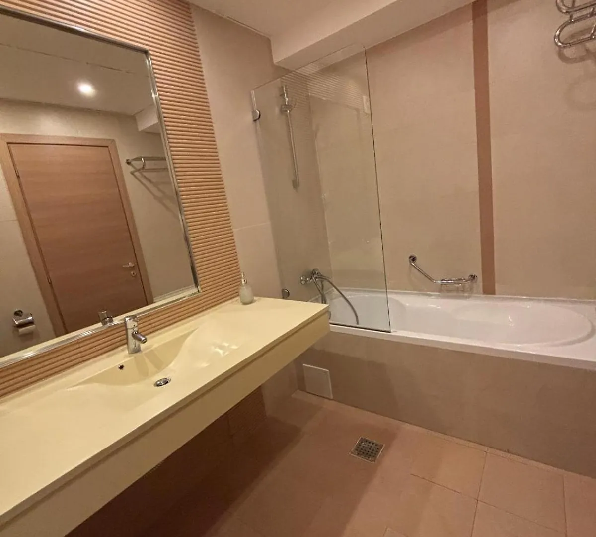 Cama Vip Room'S Bucharest Apartment