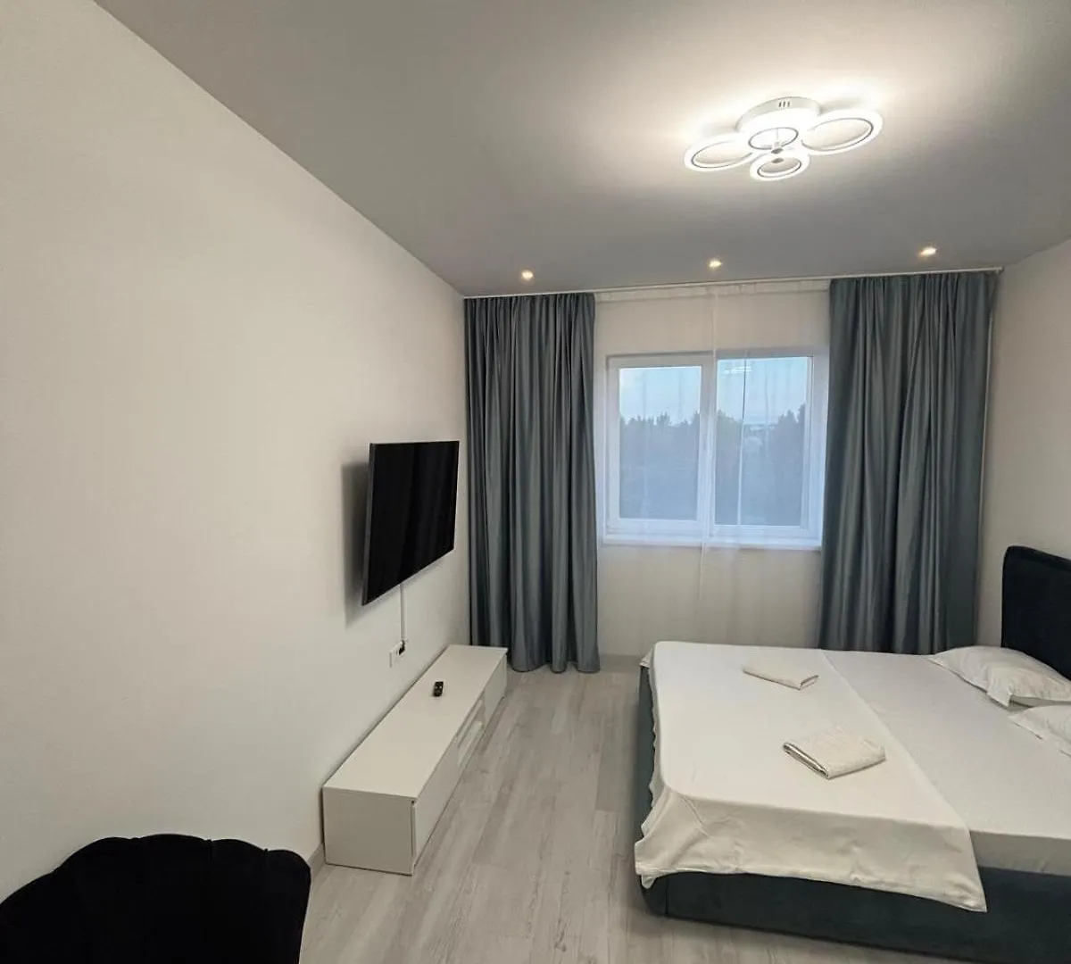 Cama Vip Room'S Bucharest 0*,